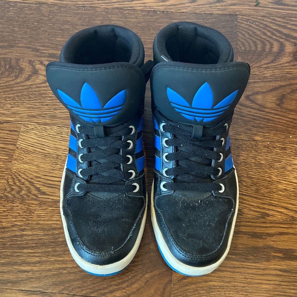 Adidas fashion sneaker